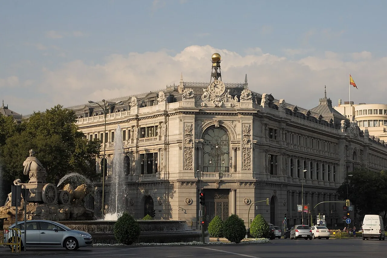 Photograph: The Banco de España in Madrid. IMBISA, its banknote printing company, began production inside the FNMT-RCM complex in the same city.